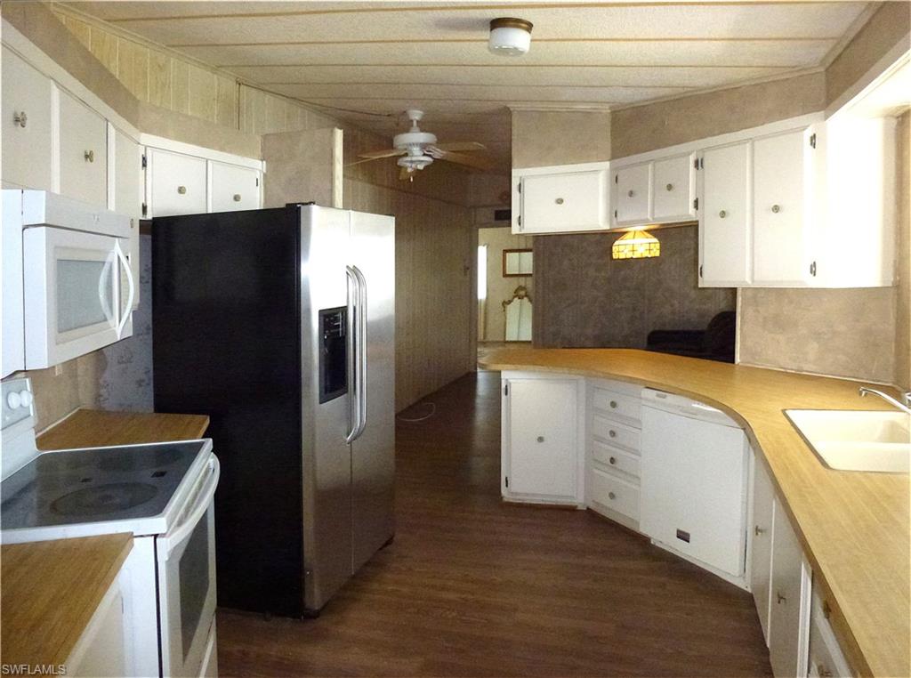 LAUREL ESTATES MOBILE HOME VIL - Residential