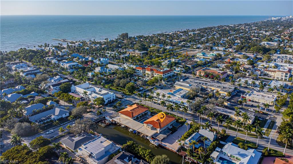 AQUALANE MANOR - Residential Lease