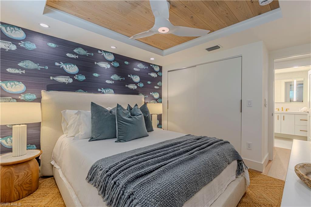 AQUALANE MANOR - Residential Lease