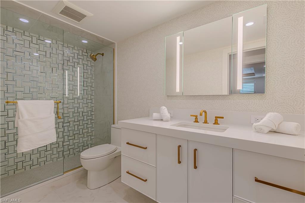 AQUALANE MANOR - Residential Lease