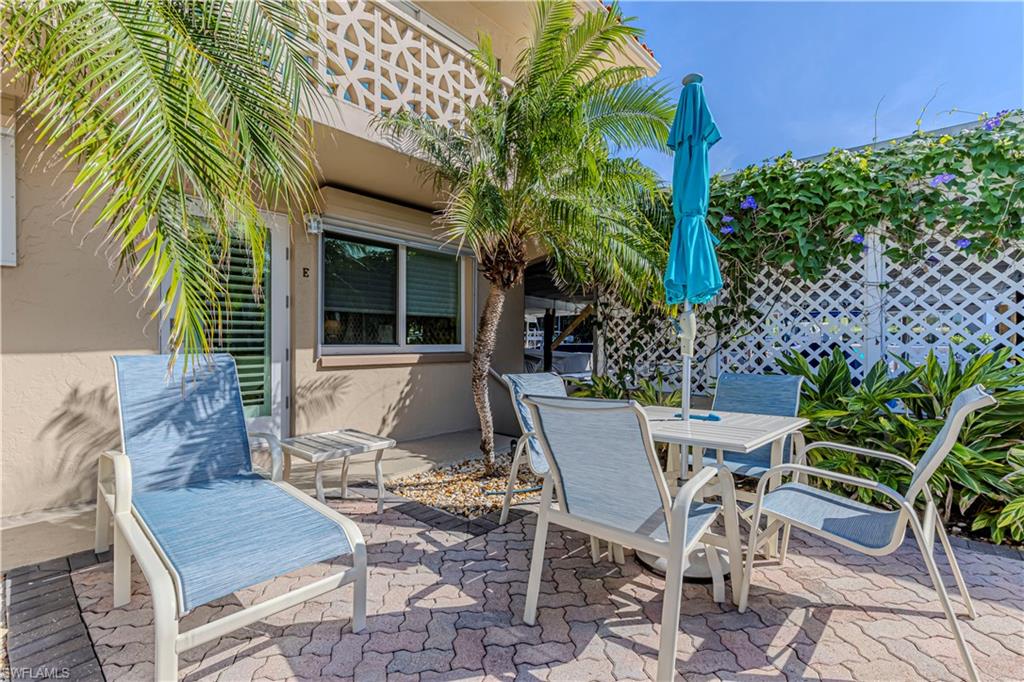 AQUALANE MANOR - Residential Lease
