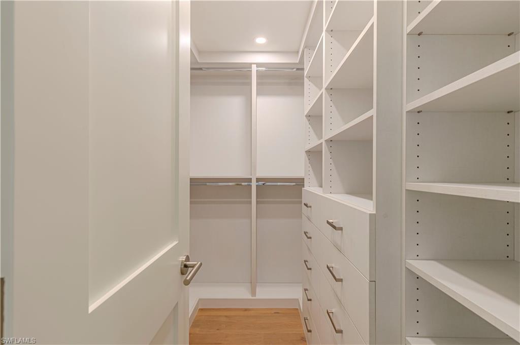 AQUALANE MANOR - Residential Lease