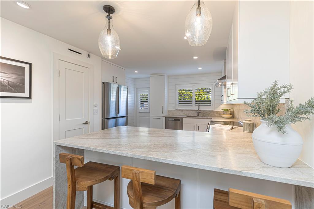 AQUALANE MANOR - Residential Lease