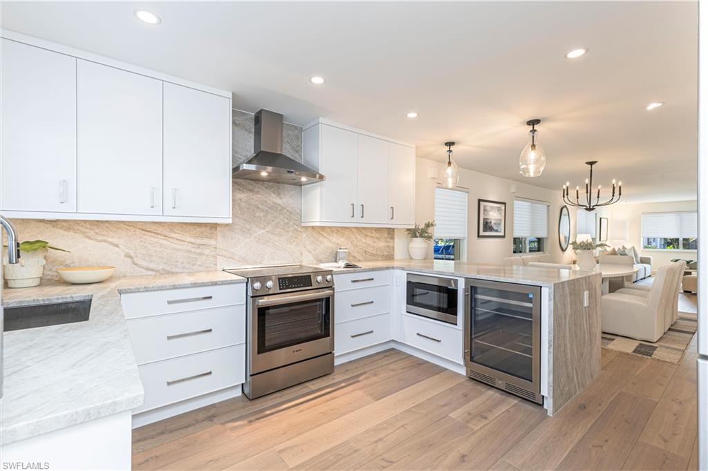 AQUALANE MANOR - Residential Lease