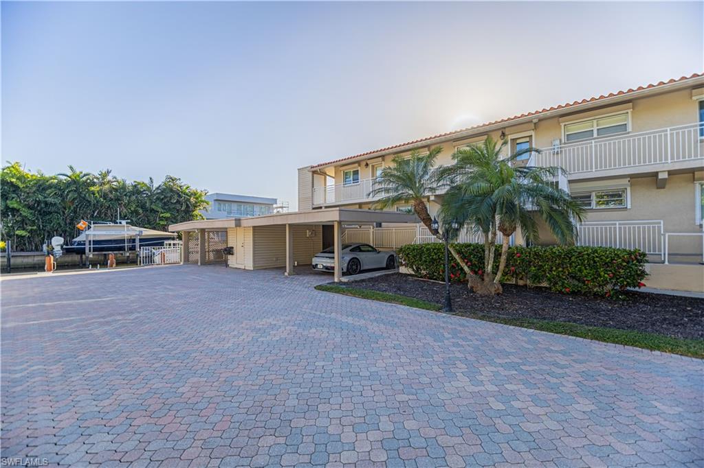 AQUALANE MANOR - Residential Lease