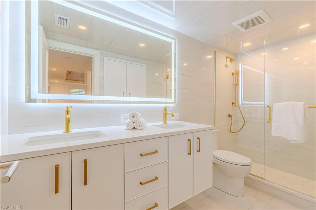 AQUALANE MANOR - Residential Lease