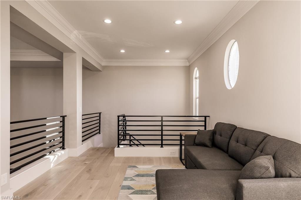 NAPLES PARK - Residential