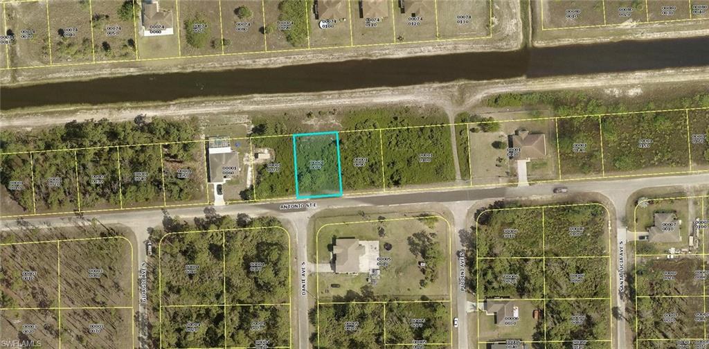 One or more photo(s) has been virtually staged, AI generated or rendered.  Canal lot in the SE area of Lehigh Acres, Now is the time. No Homeowners Association fees here. Come and build your home here! Lehigh Acres is coming back, Act Now! Easy access to I-75 and the airport. Immokalee casino is about 35 minutes away.