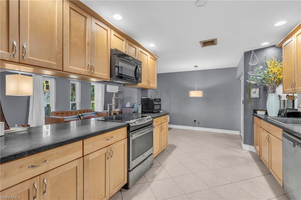 NAPLES PARK - Residential