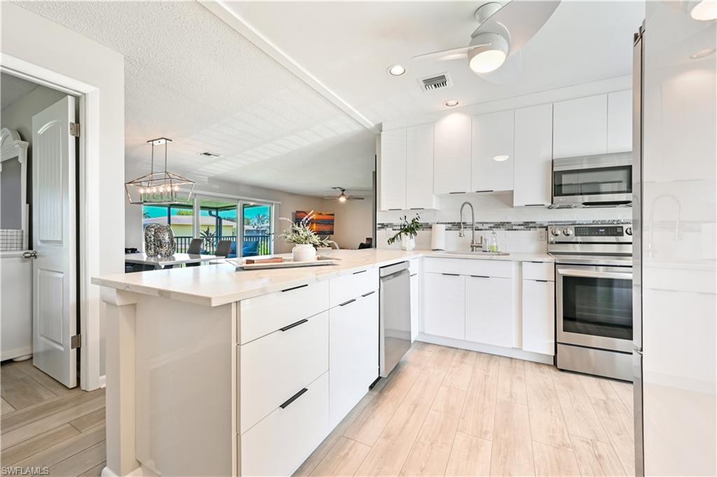 GLADES COUNTRY CLUB - Residential
