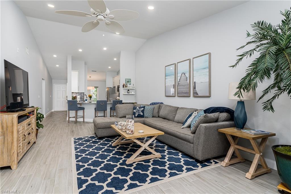 LAUREL OAKS AT PELICAN BAY - Residential