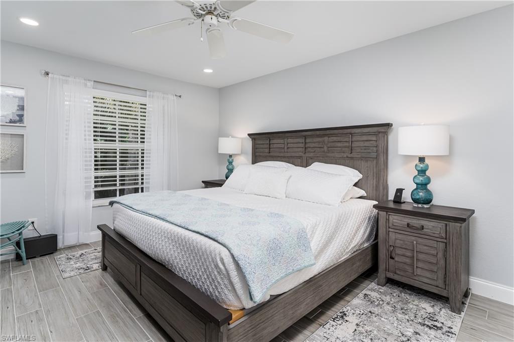LAUREL OAKS AT PELICAN BAY - Residential