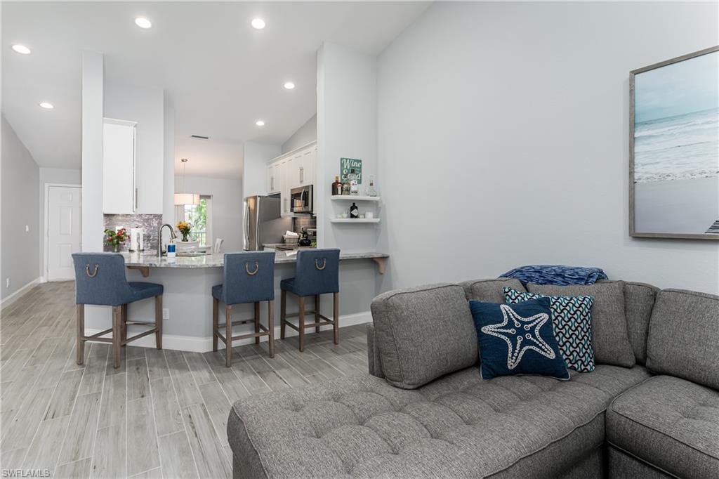 LAUREL OAKS AT PELICAN BAY - Residential