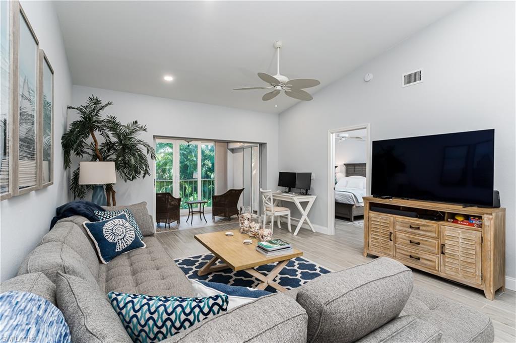 LAUREL OAKS AT PELICAN BAY - Residential