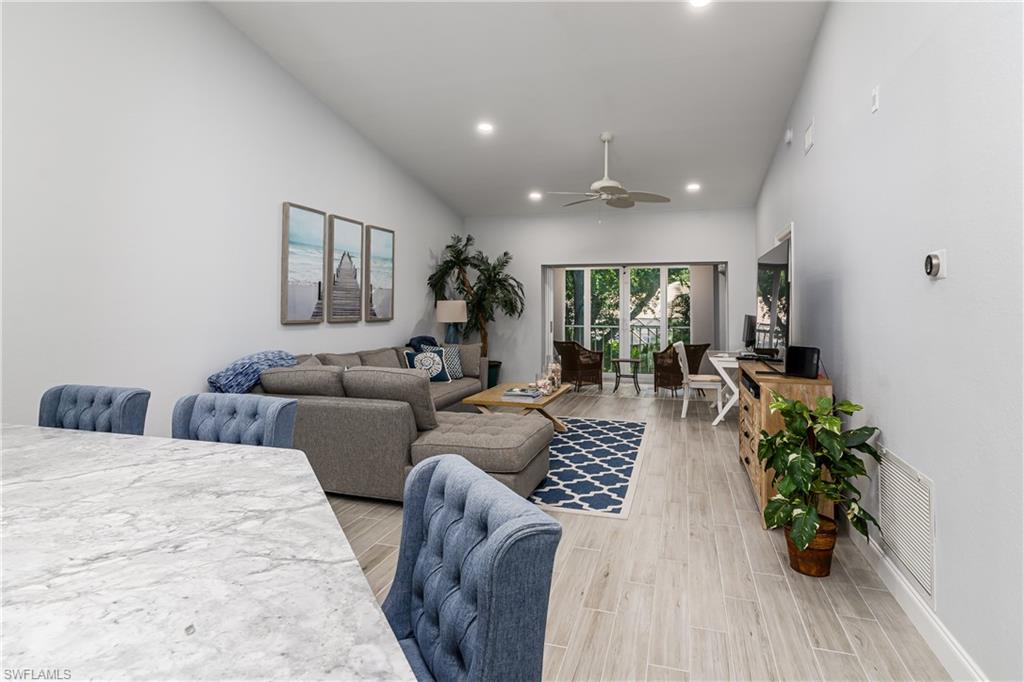 LAUREL OAKS AT PELICAN BAY - Residential
