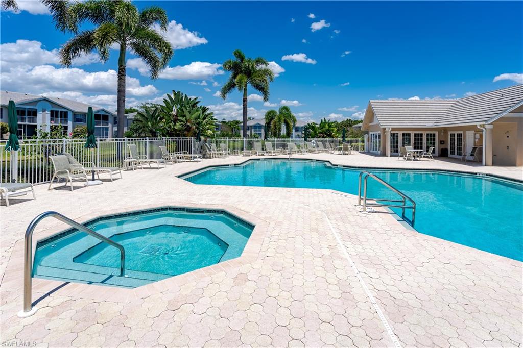 LAUREL OAKS AT PELICAN BAY - Residential