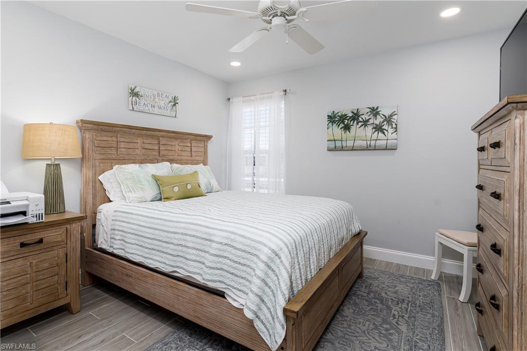 LAUREL OAKS AT PELICAN BAY - Residential