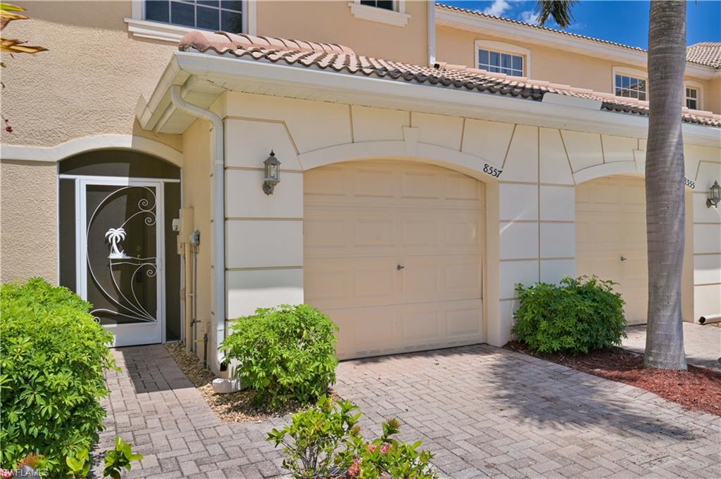 OLYMPIA POINTE - Residential