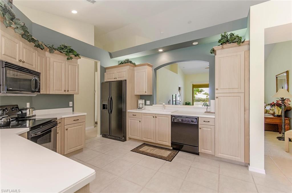 WEDGE WOOD AT THE STRAND - Residential