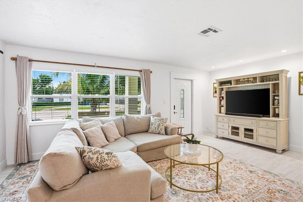 COCONUT GROVE - Residential