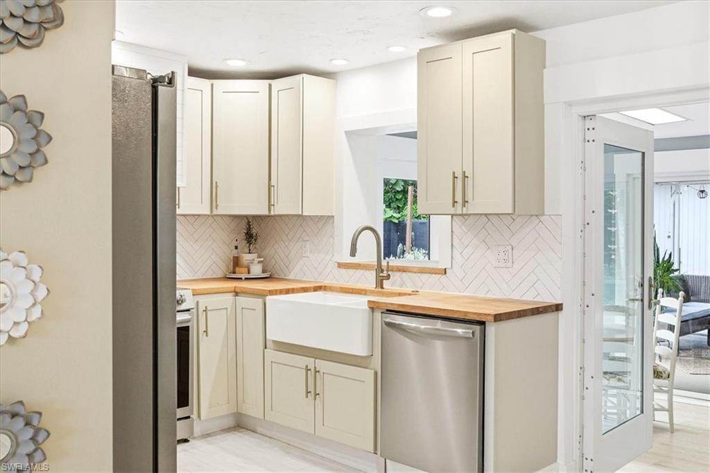 COCONUT GROVE - Residential