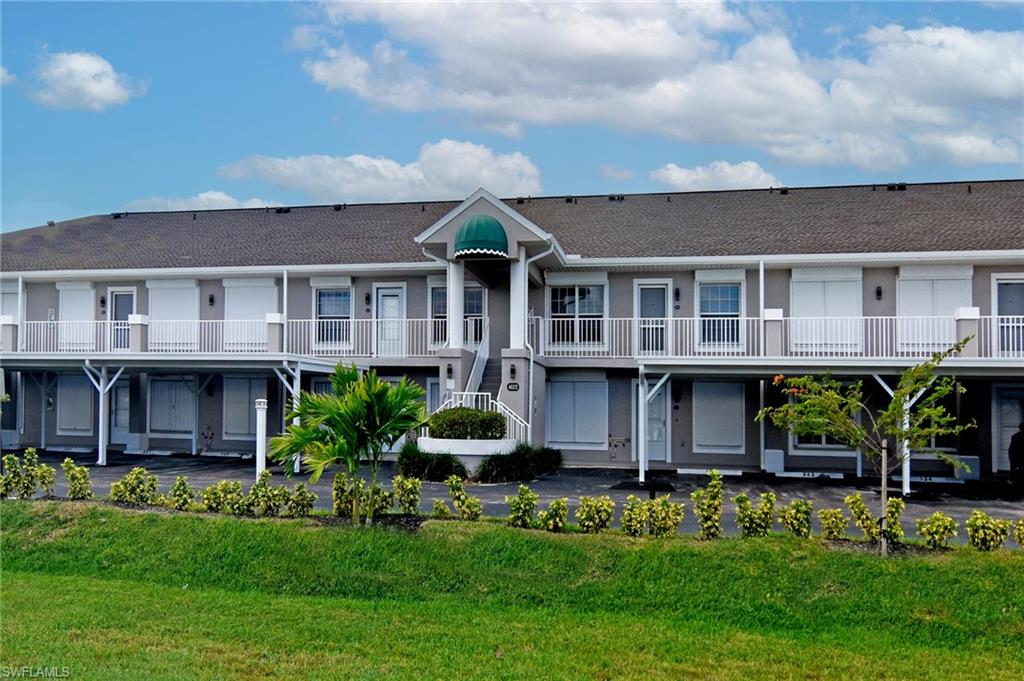 MOORINGS OF CAPE CORAL CONDO PHASE 1 - Residential