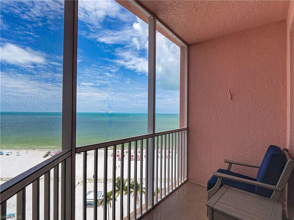 WHITE SANDS CONDO - Residential
