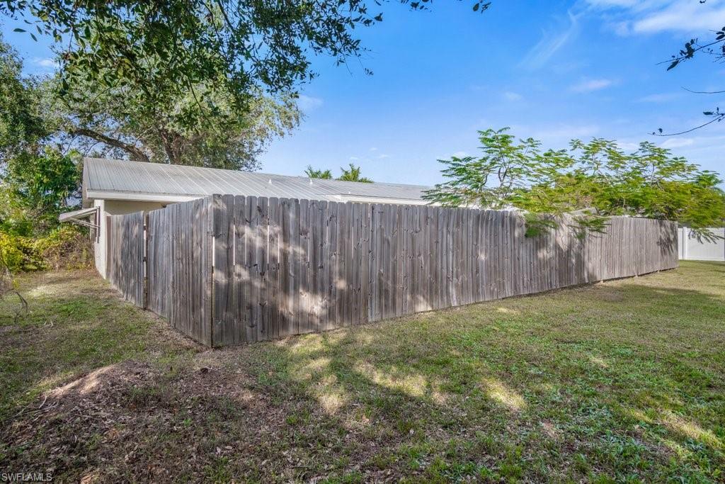 NAPLES PARK - Residential