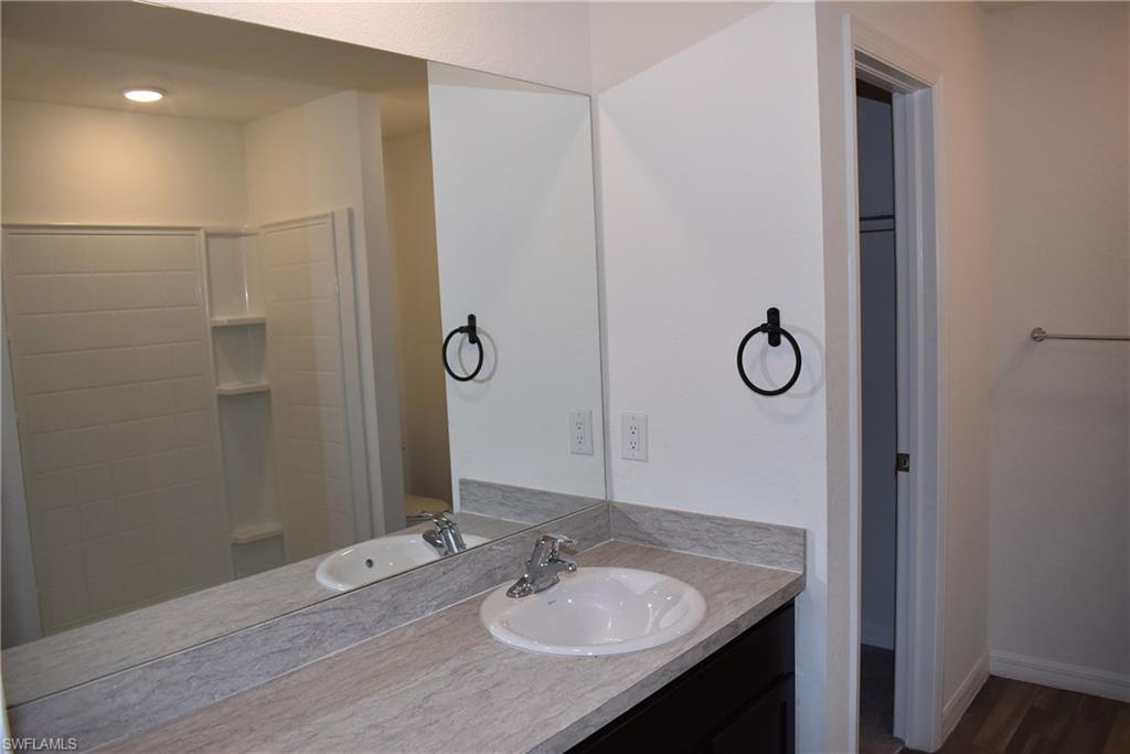 NORTH PORT - Residential Lease