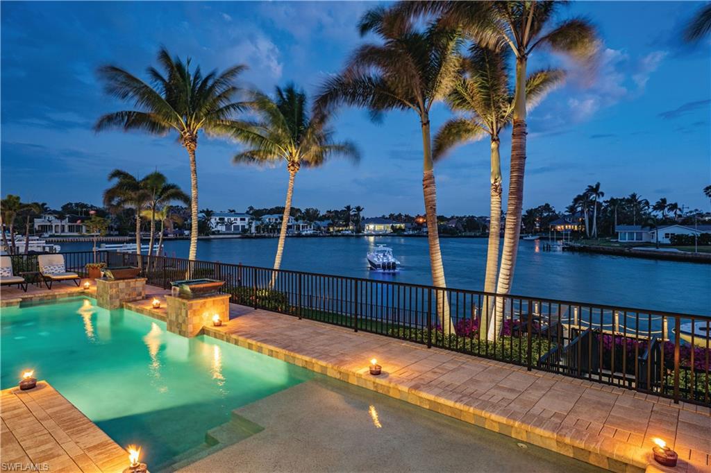 MOORINGS - Residential