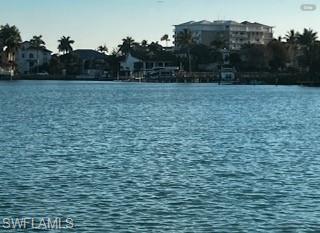 ISLES OF CAPRI - Land