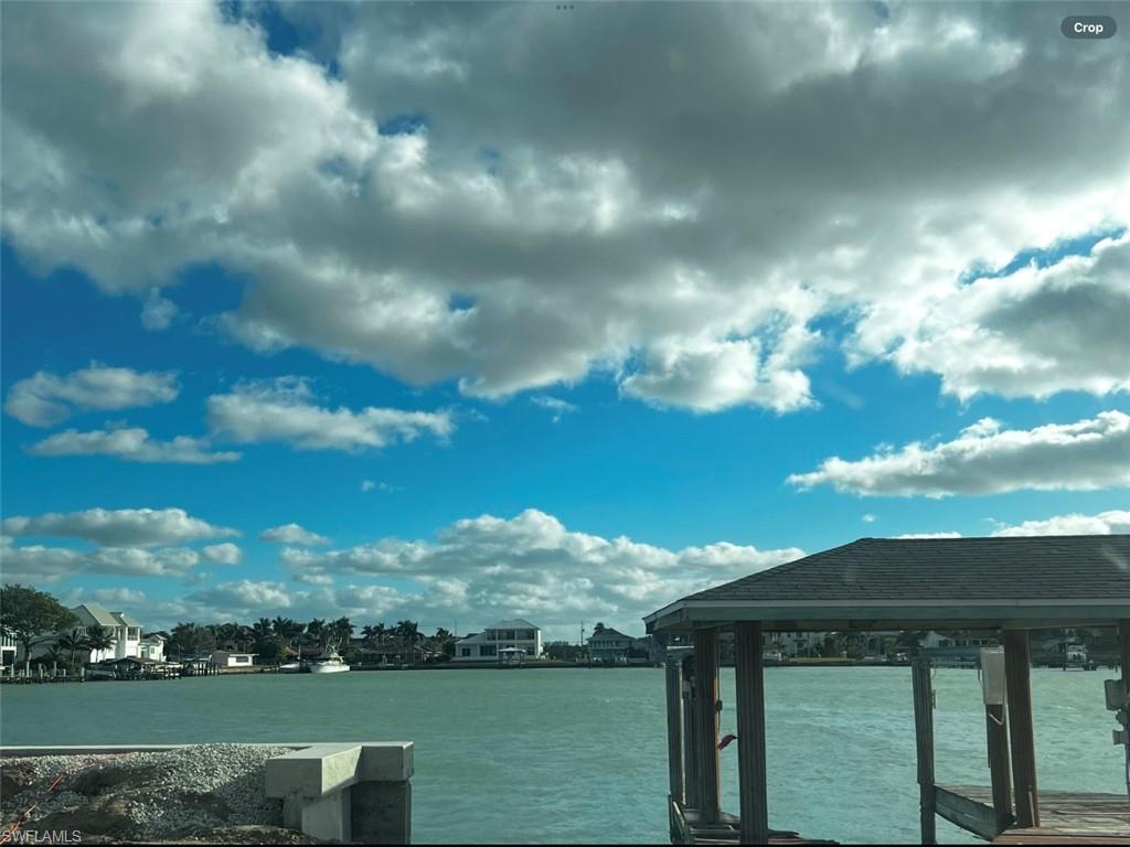 ISLES OF CAPRI - Land