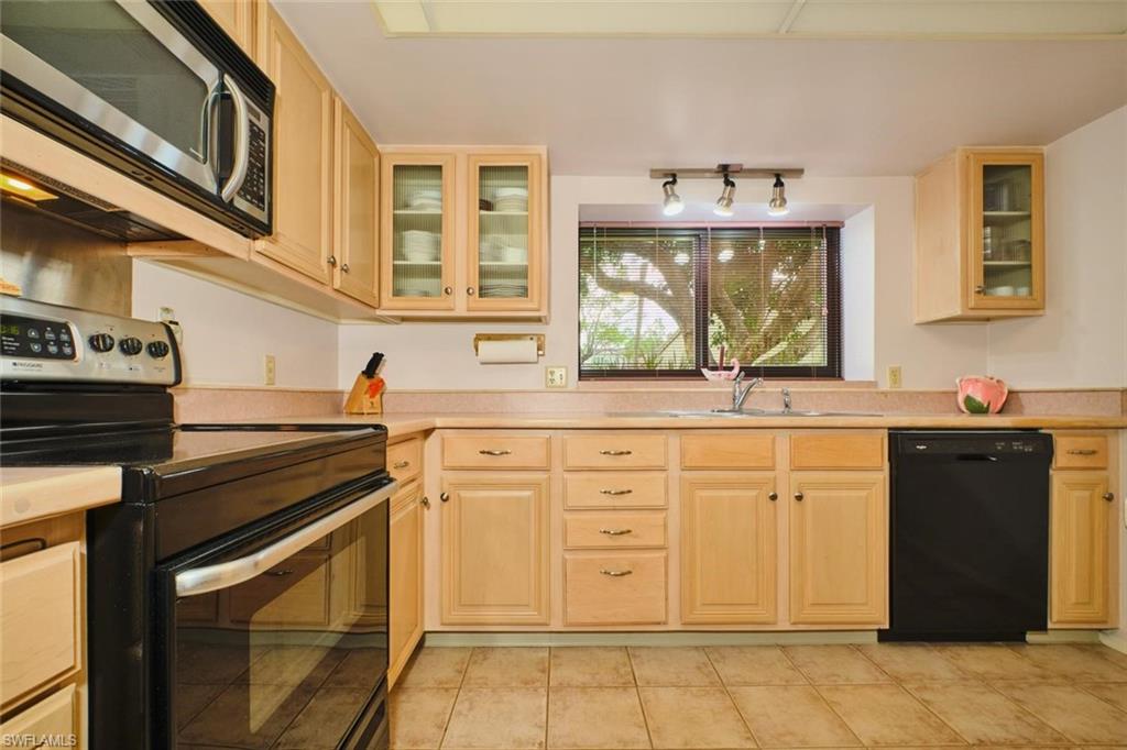 SEVEN LAKES - Residential