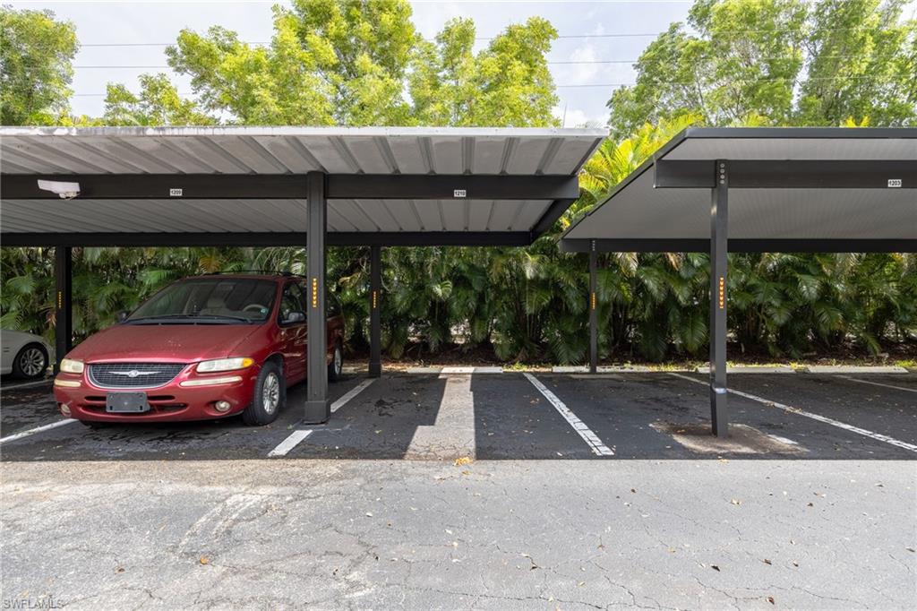 VENETIAN PALMS - Residential