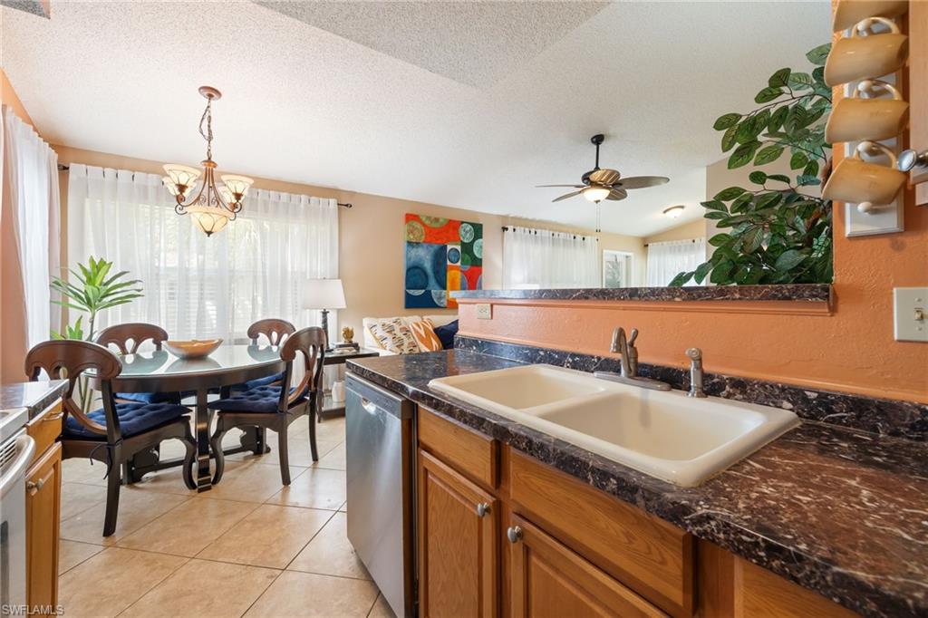VENETIAN PALMS - Residential