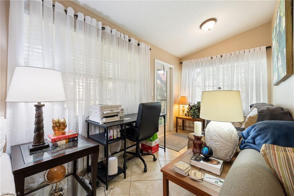 VENETIAN PALMS - Residential