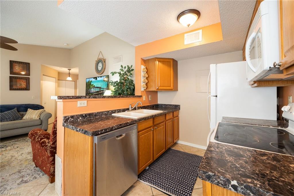 VENETIAN PALMS - Residential