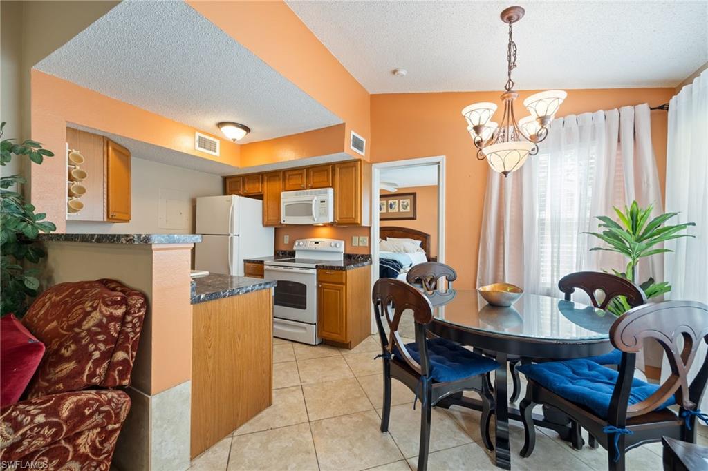 VENETIAN PALMS - Residential