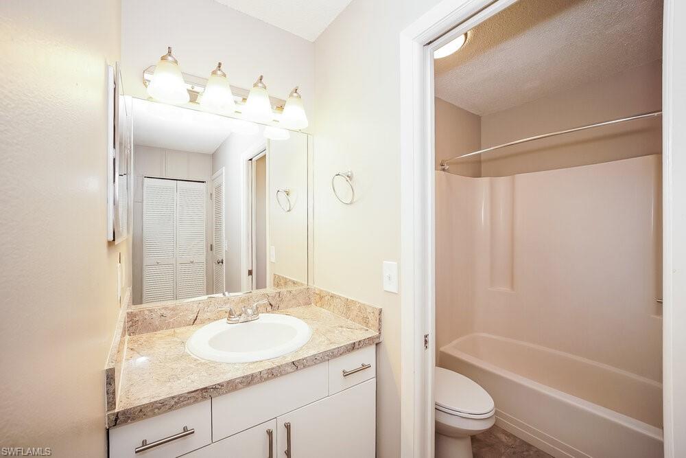 ENGLEWOOD ISLES - Residential Lease