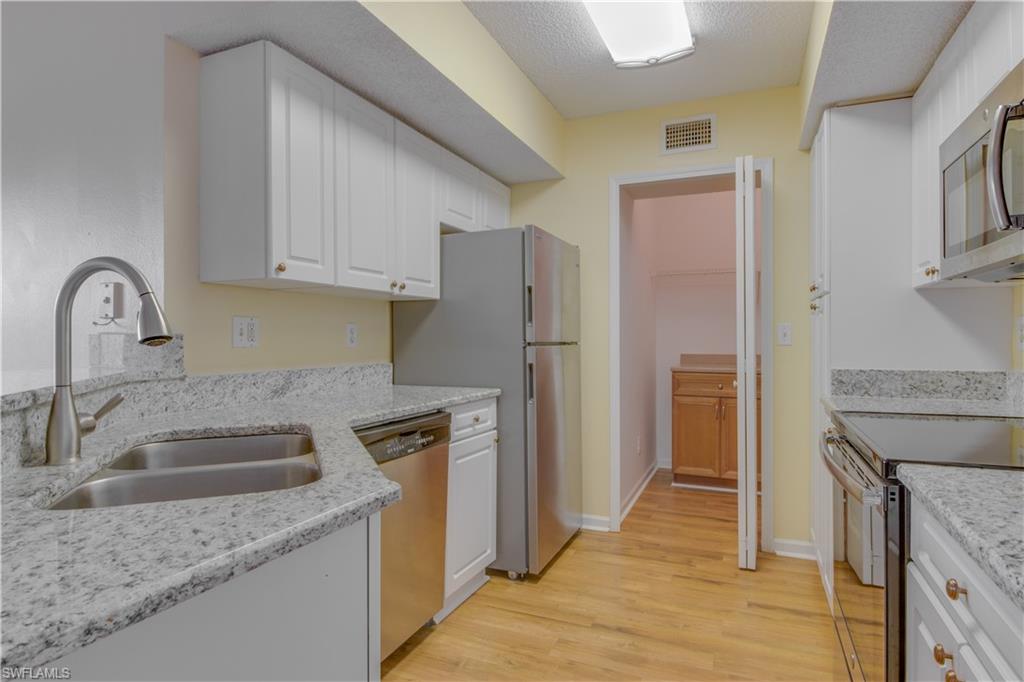 Prime Location in the heart of Ft Myers. Close to shopping, entertainment, Health care and night life. Granite counter tops and new carpet.