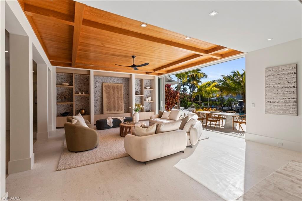 AQUALANE SHORES - Residential