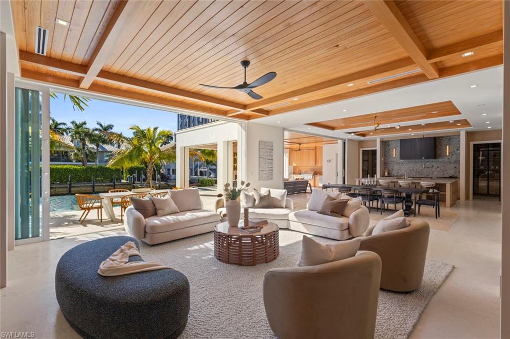 AQUALANE SHORES - Residential