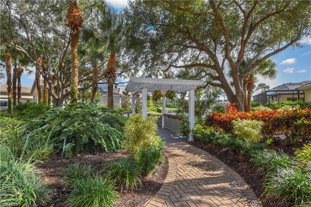 COTTAGES AT PELICAN LANDING - Residential