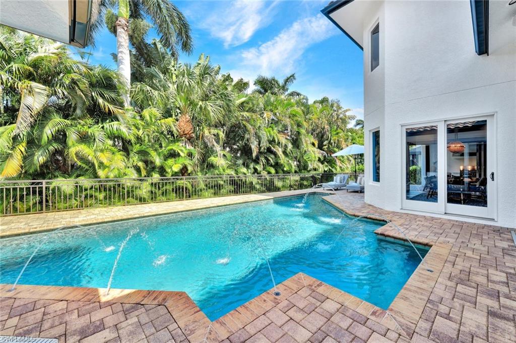 MOORINGS - Residential
