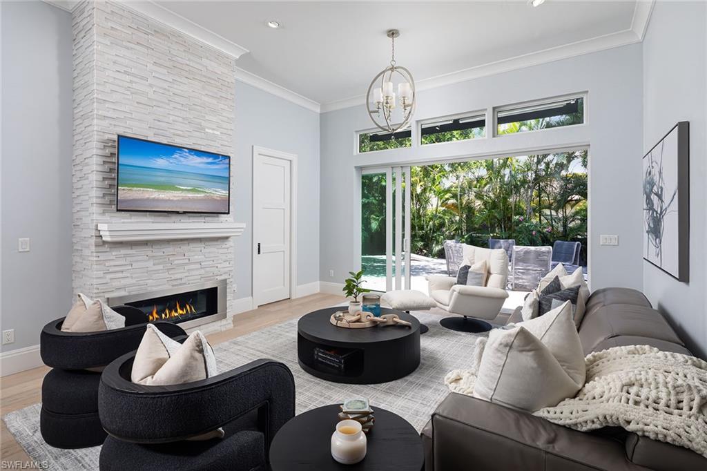 MONTEREY - Residential