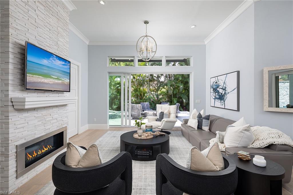 MONTEREY - Residential