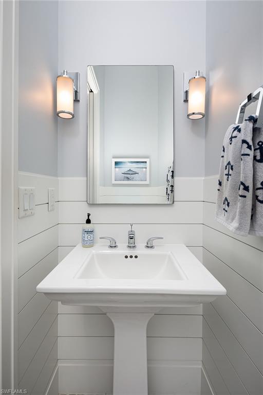 MONTEREY - Residential