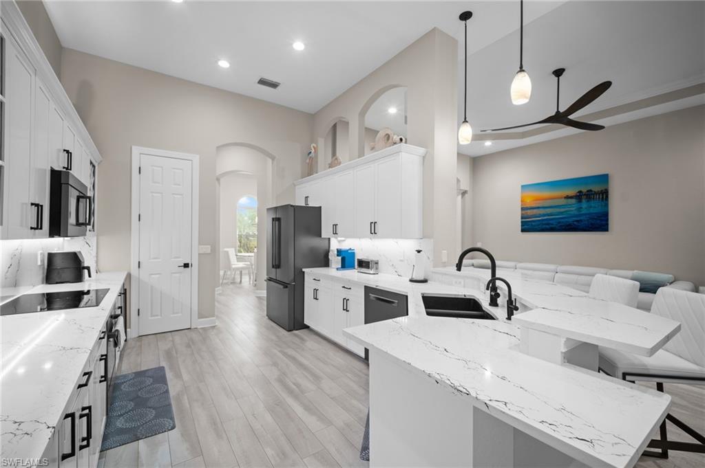 MUSTANG ISLAND - Residential