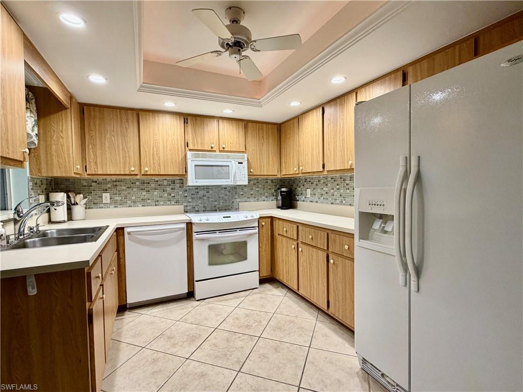 SABAL SPRINGS GOLF AND RACQUET CLUB - Residential