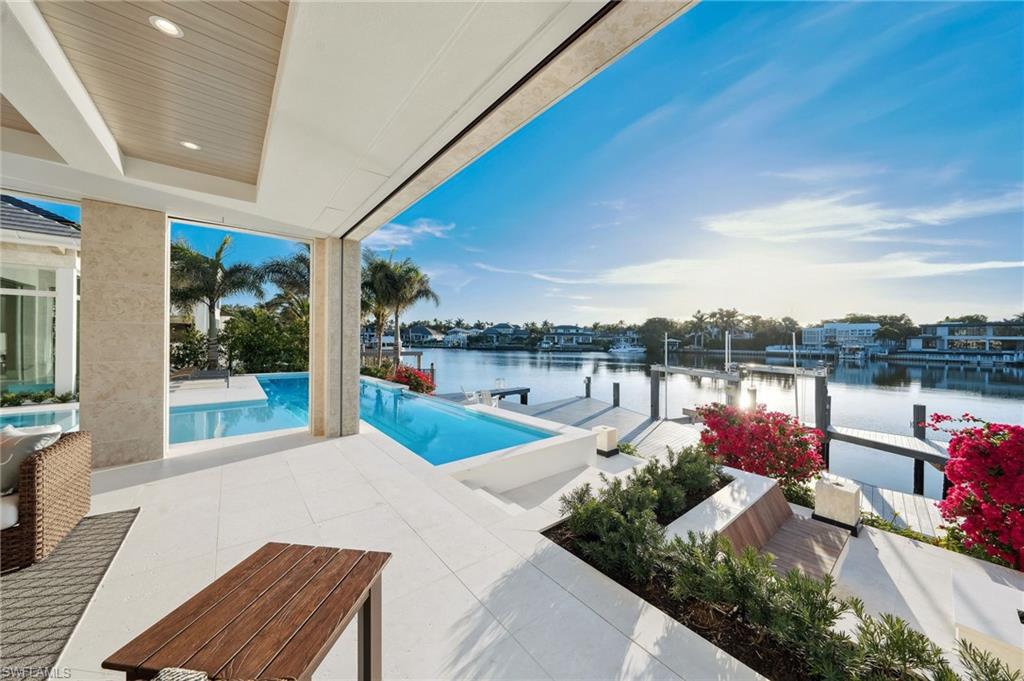 AQUALANE SHORES - Residential